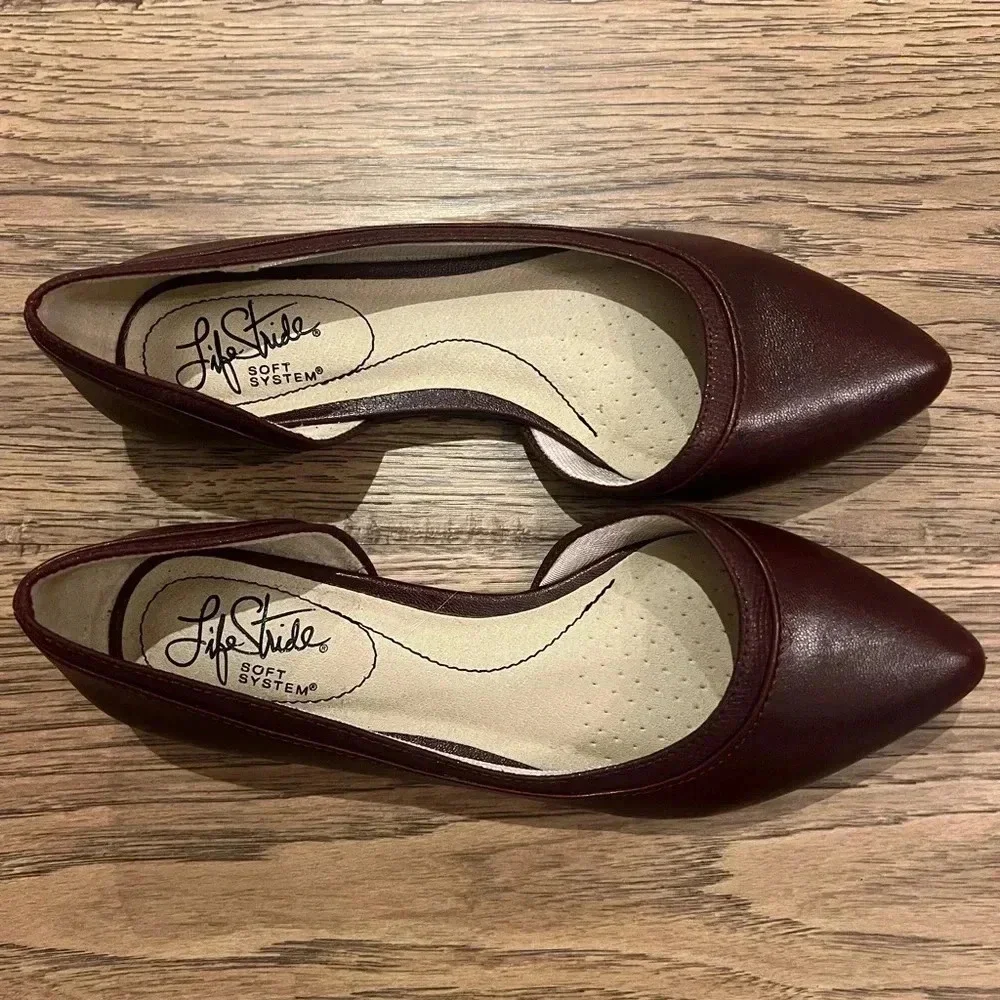Life Stride Soft System Size 5.5 Ballet Flats Burgundy Cut Out Sides Pointed Toe